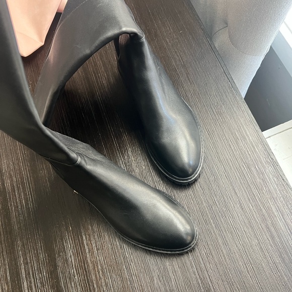 Stuart Weitzman Black Knee-high Leather Boot. NWOT. Never worn - Picture 3 of 5